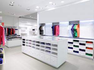 时尚白色喷漆中纤板展示架 现代服装专卖店木制展示架厂家直销